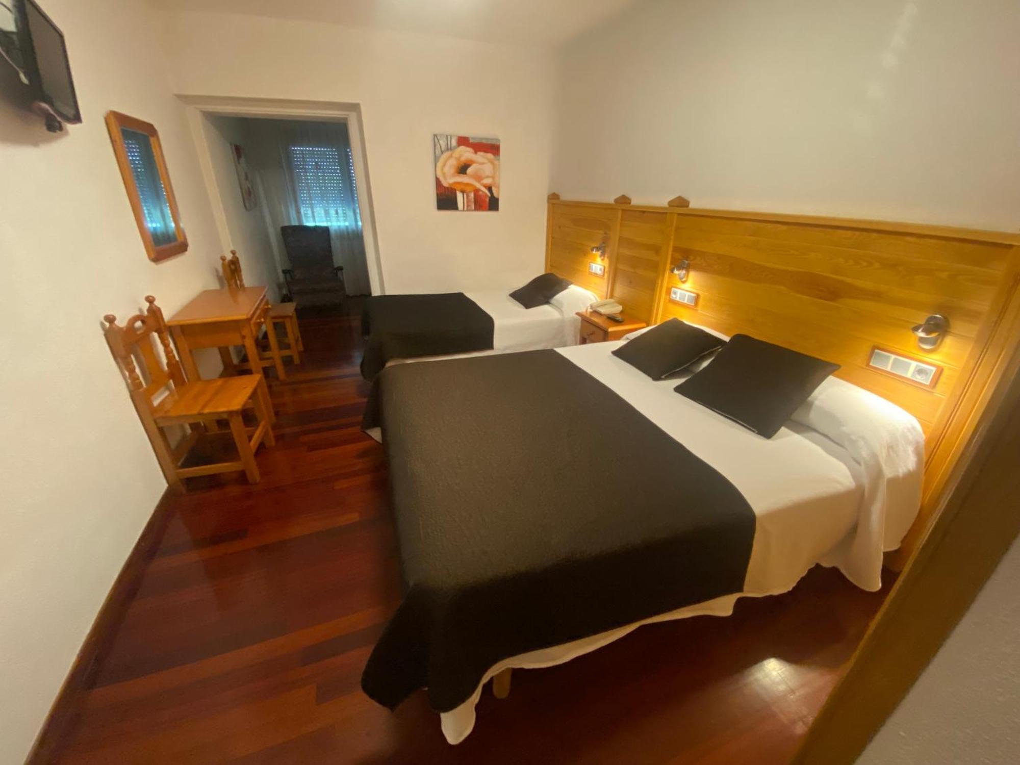 Hotel La Rambla Biescas  Exterior photo