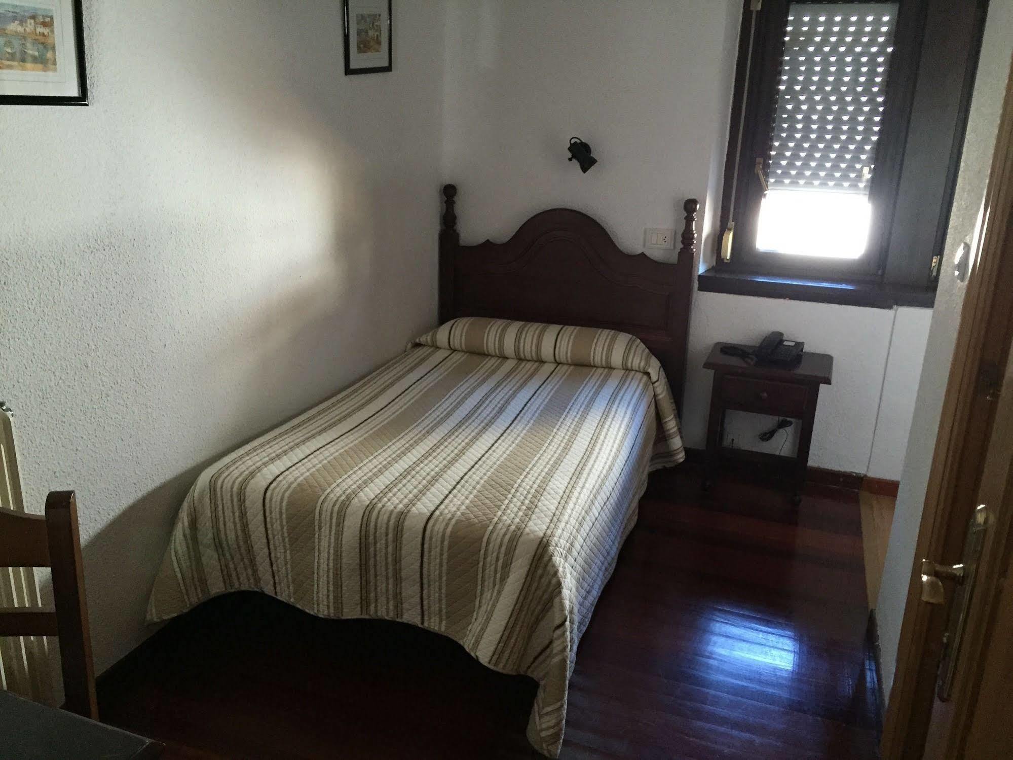 Hotel La Rambla Biescas  Exterior photo