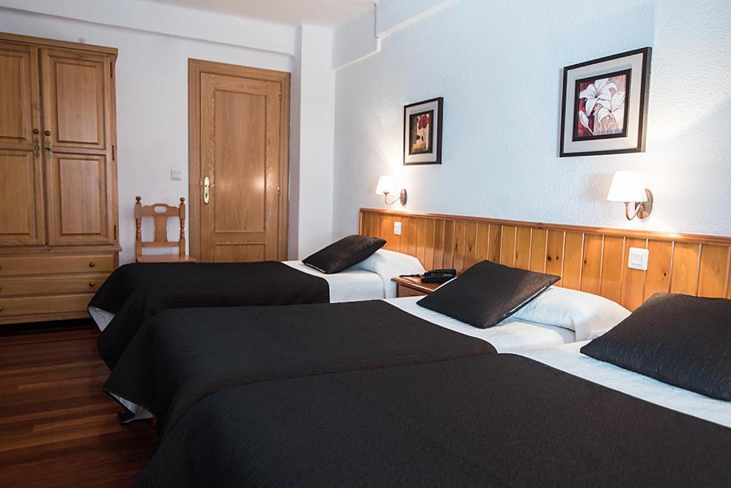 Hotel La Rambla Biescas  Exterior photo